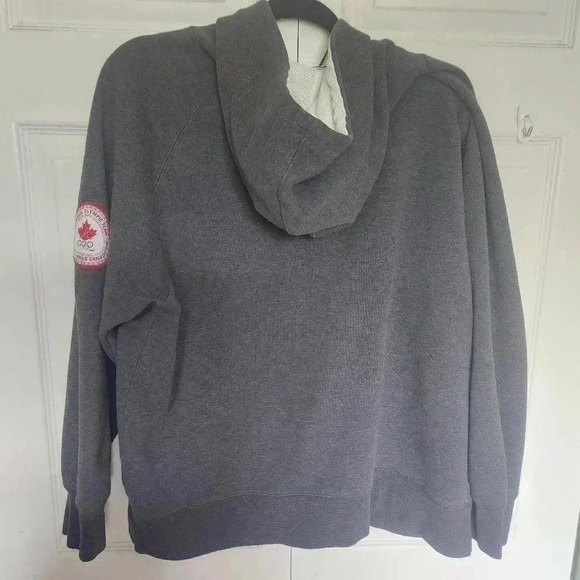 HBC Hudson Bay Canada Men's  Hoodie Size M, Can fit a Large - Picture 9 of 9